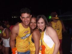 Oktober 10 Anos